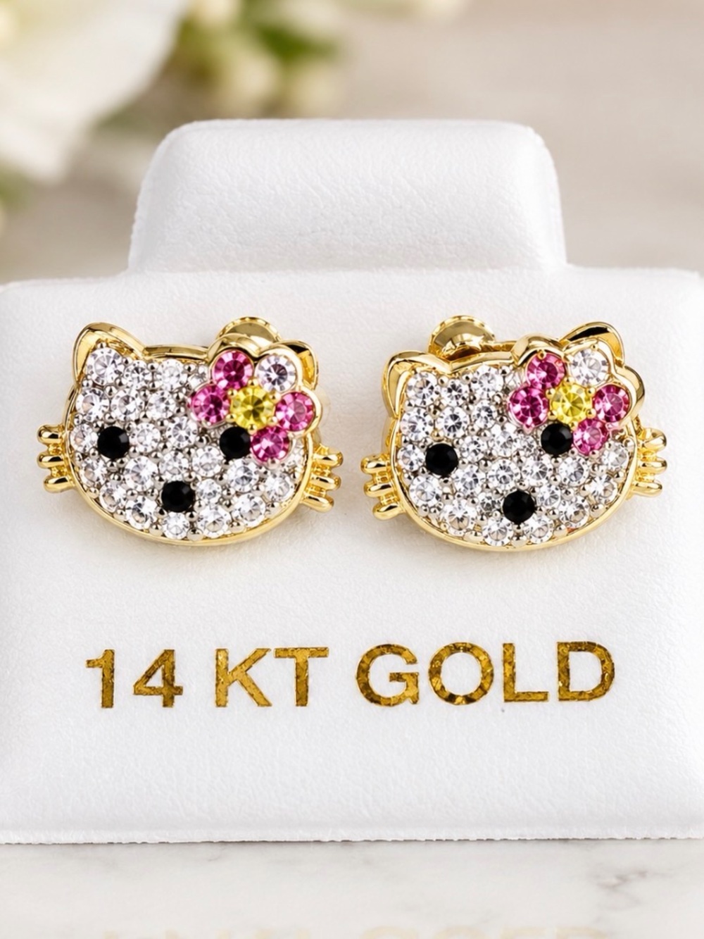 Cat Cz Yellow 14 karat Gold Stud Earring 
100 % 14 Karat Gold